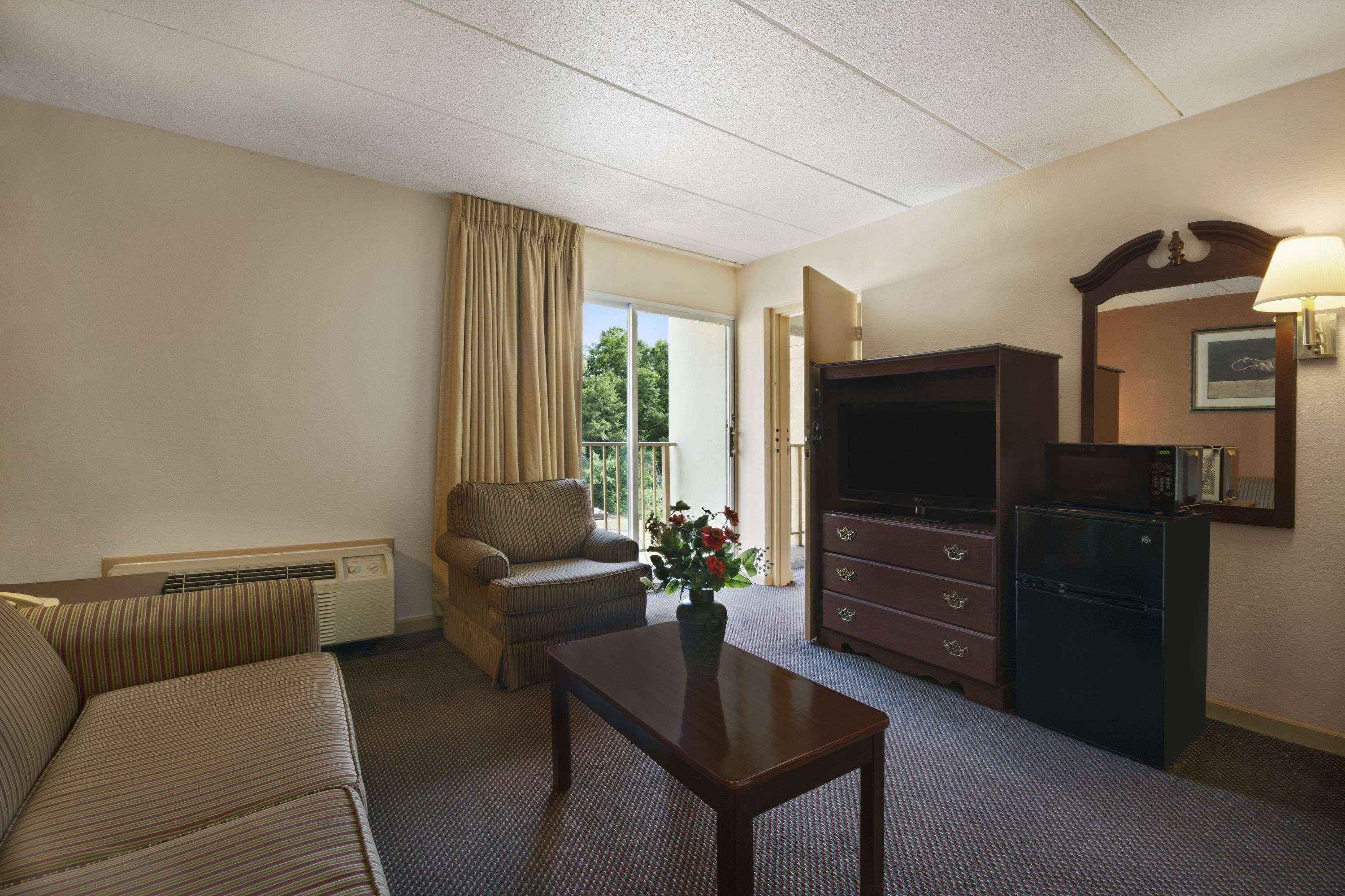 Days Inn By Wyndham Birmingham Al Hoover Exterior photo
