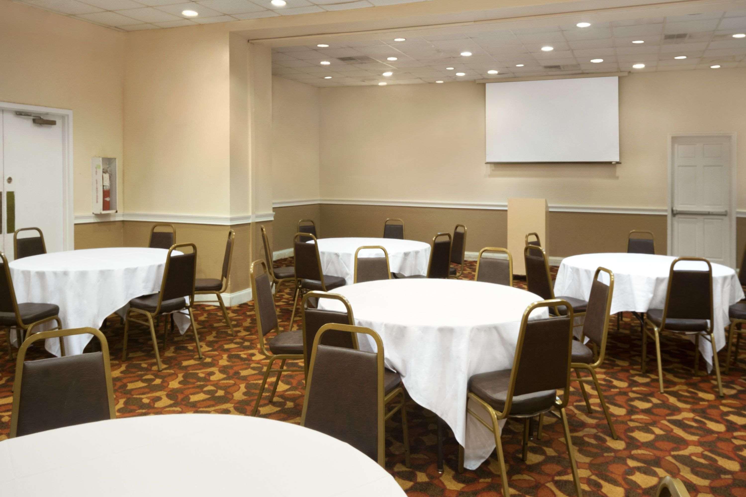 Days Inn By Wyndham Birmingham Al Hoover Exterior photo